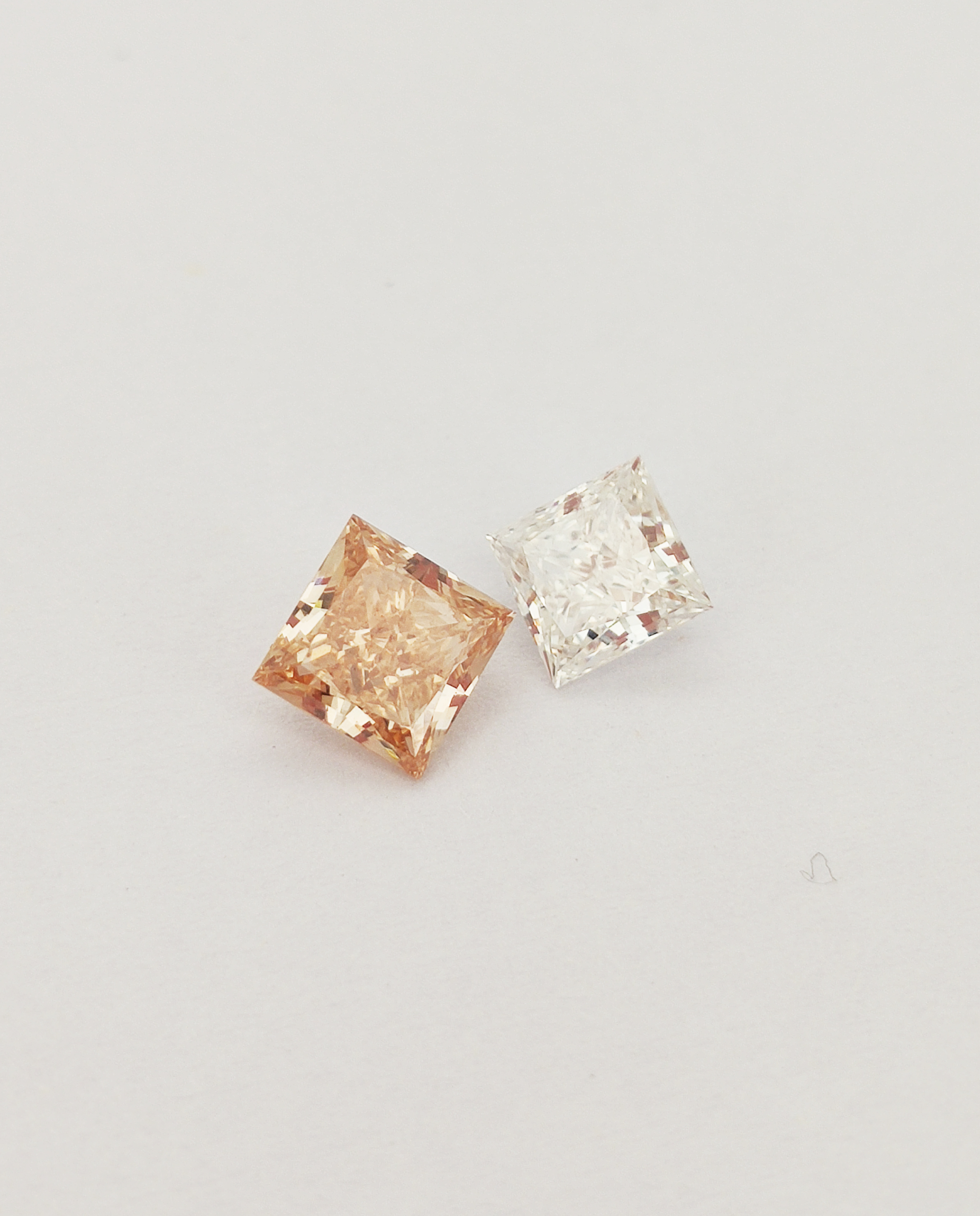 成品裸鉆（彩鉆）